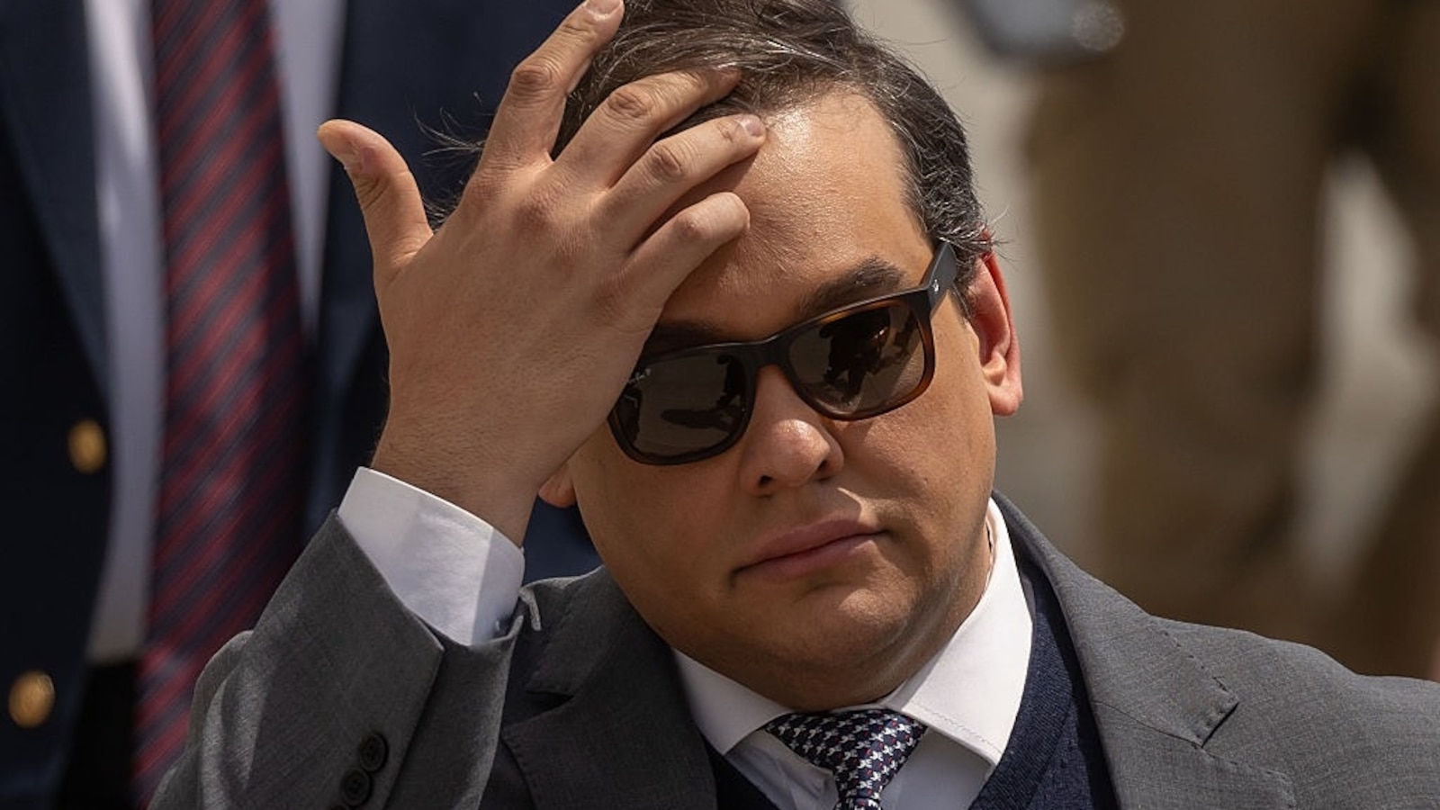 Se inicia una investigación por uso de información privilegiada contra el exrepresentante George Santos: fuentes