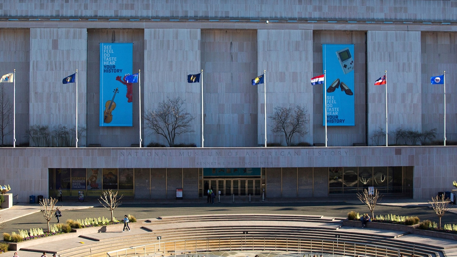 En un mordaz informe, la Casa Blanca acusa al Smithsonian de presentar “una visión radical de la historia estadounidense”