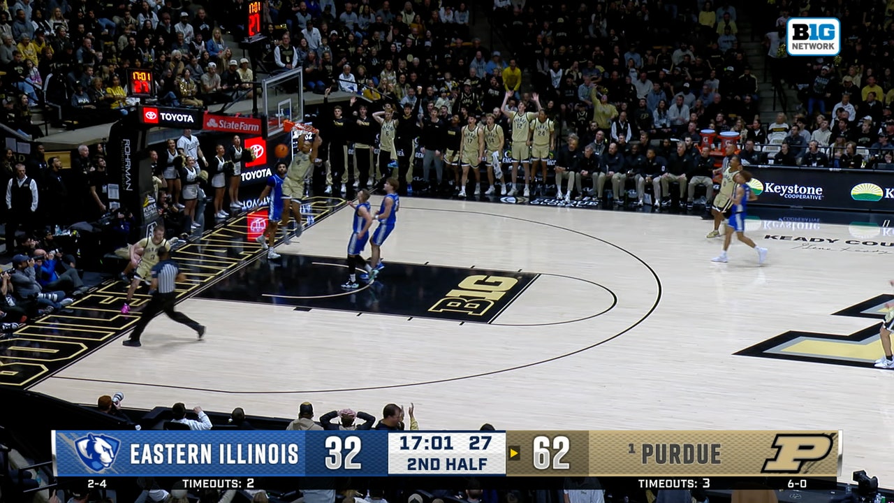 Braden Smith encuentra a Trey Kaufman-Renn con un pase DURO detrás de la espalda, ampliando la ventaja de Purdue sobre el este de Illinois