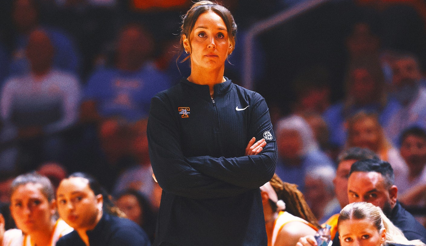 AP CBK Top 25 de mujeres: Geno Auriemma hace historia en las encuestas, Tennessee colapsa