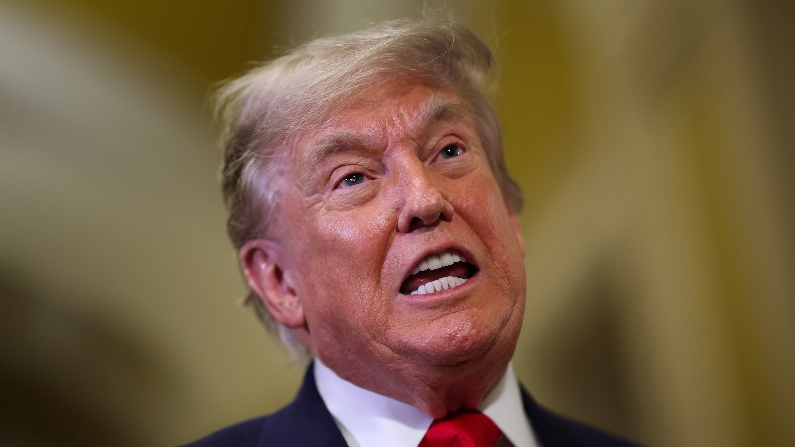 Trump y Cassidy chocan por voto sobre poderes de guerra en reunión con senadores republicanos