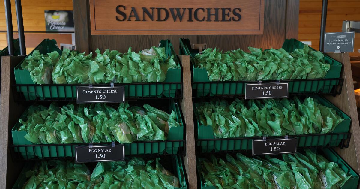 Masters adopta el precio nostálgico de los alimentos con un icónico sándwich de $1,50