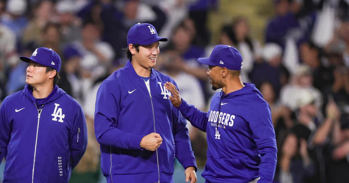 urlhttps3A2F2Fcalifornia-times-brightspot.s3.amazonaws.com2F212F232F2d6720ee4129880b53e1fe092b0e2Fgiants-dodgers-baseball-31-2.jpg
