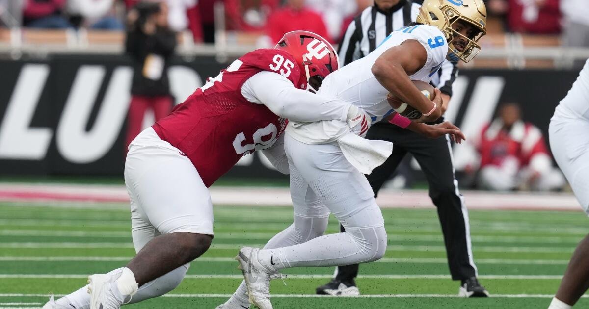 urlhttps3A2F2Fcalifornia-times-brightspot.s3.amazonaws.com2F222F4c2F03148e8645a2ae79322a19c3c9092Fucla-indiana-football-73052.jpg