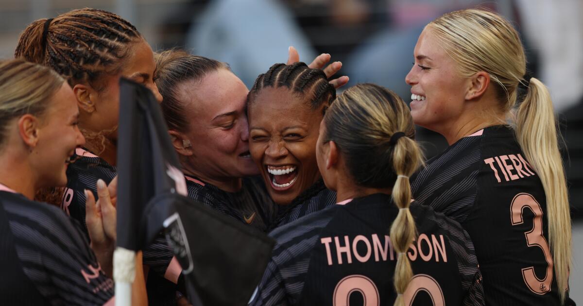 Angel City comienza su quinta temporada con una victoria dominante sobre Chicago