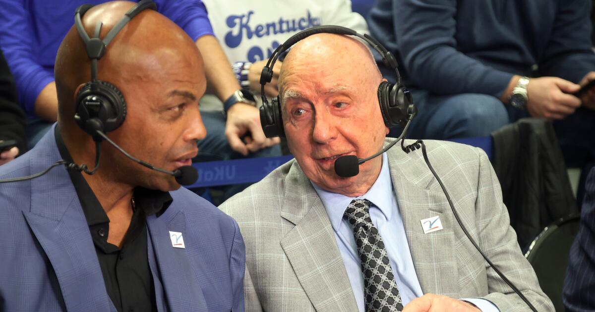 urlhttps3A2F2Fcalifornia-times-brightspot.s3.amazonaws.com2F3b2F7a2F1e6457b8429d91a882c9b26f77ad2Findiana-kentucky-basketball-40864.jpg