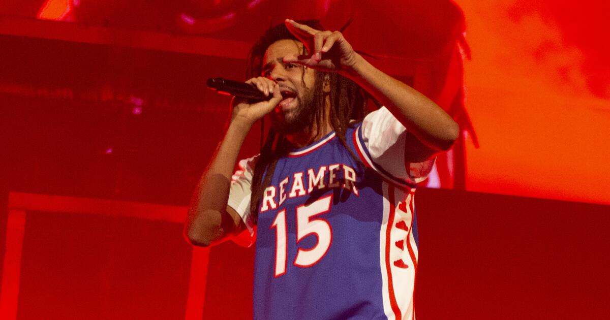 El rapero J. Cole firma contrato con el equipo de baloncesto profesional chino