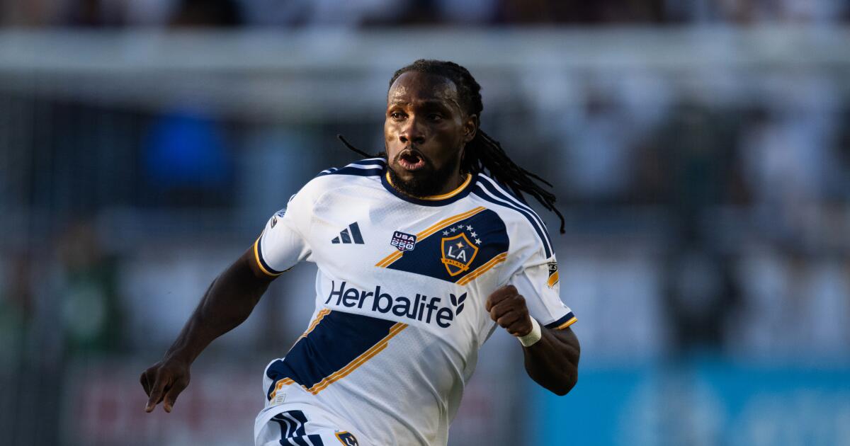 urlhttps3A2F2Fcalifornia-times-brightspot.s3.amazonaws.com2F3f2F452F8d0274f44bd287290c6369a7ba2a2Fmls-galaxy-soccer-35964.jpg