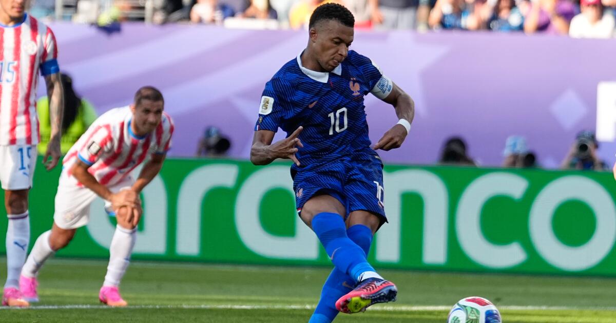 Senador paraguayo exige disculpas a la estrella mundialista Kylian Mbappé