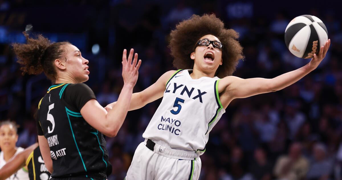 Olivia Miles elimina a Sparks y lleva a Lynx a la victoria