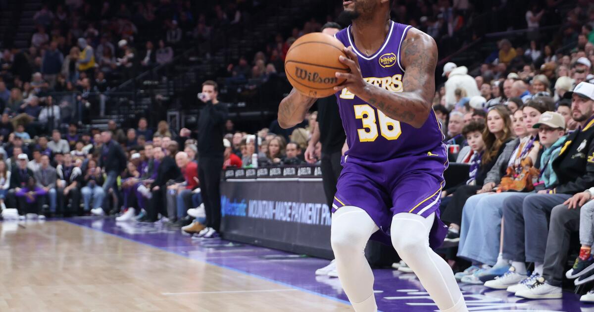 urlhttps3A2F2Fcalifornia-times-brightspot.s3.amazonaws.com2F5d2F1e2Feedb77384c9facafa2dc2032e7a82Flakers-jazz-basketball-72000.jpg