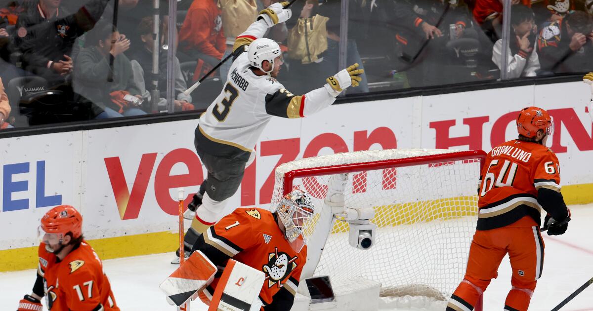 Los Ducks no pueden detener a Mitch Marner y Golden Knights en la derrota del Juego 3