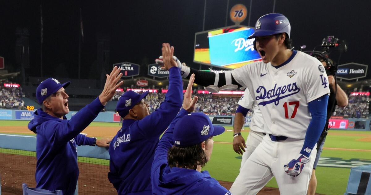 urlhttps3A2F2Fcalifornia-times-brightspot.s3.amazonaws.com2F6c2Fad2F9492210c4286ade2cc601238719d2F1526994-sp-mlb-world-series-dodgers-blue-jays-game3-rcg-59.jpg