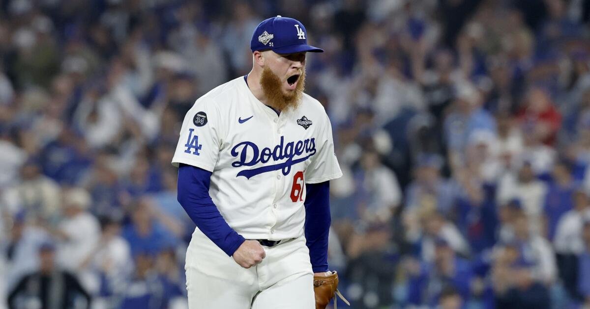 urlhttps3A2F2Fcalifornia-times-brightspot.s3.amazonaws.com2F792F962Fdf7de9214b1886b405d9c4ad0ada2F1526995-sp-mlb-world-series-dodgers-blue-jays-game3-gmf-7158.jpg