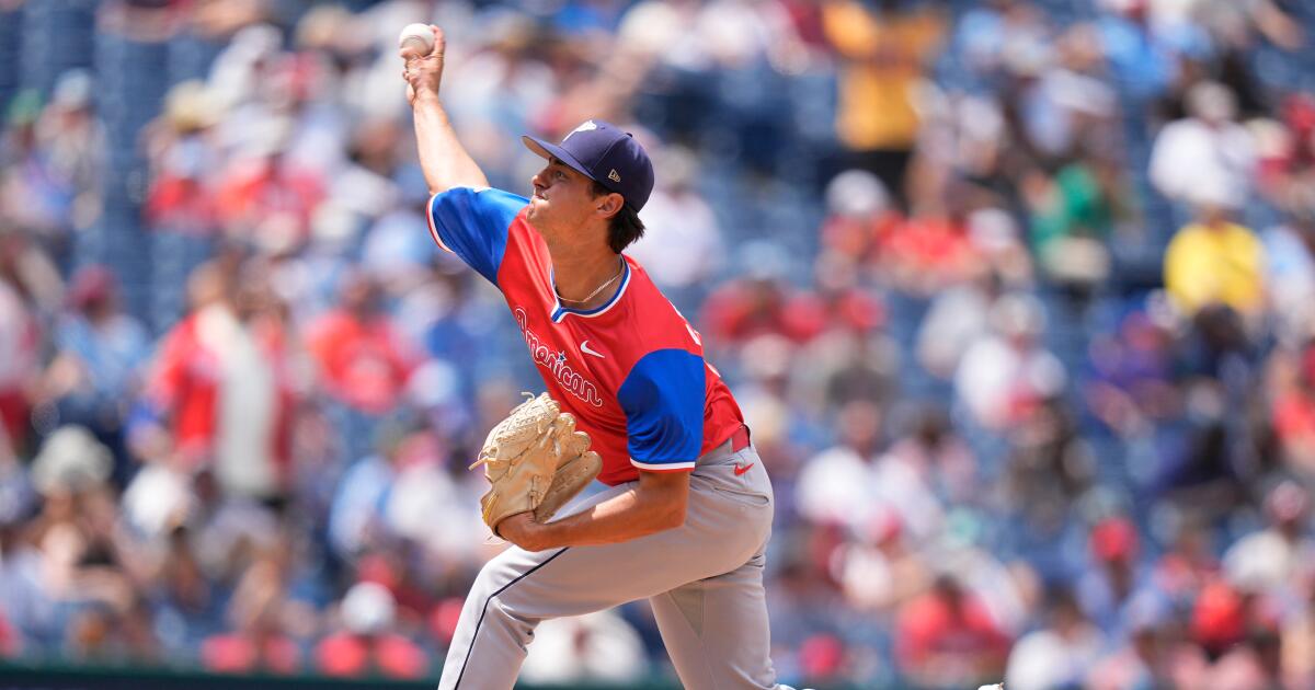 Tyler Bremner, la mejor selección del draft de 2025 de los Angelinos, está lidiando con un dolor de cabeza