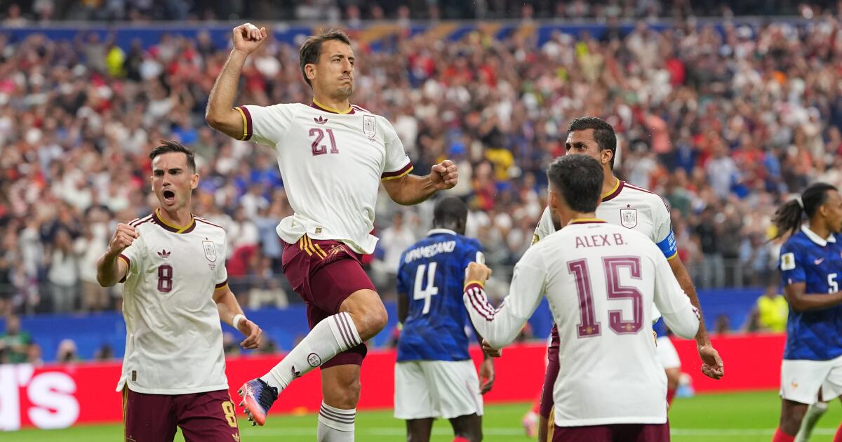 urlhttps3A2F2Fcalifornia-times-brightspot.s3.amazonaws.com2F7f2F2a2F760652f2477ca11f38cb8c31be8b2Faptopix-spain-france-wcup-soccer-85581.jpg