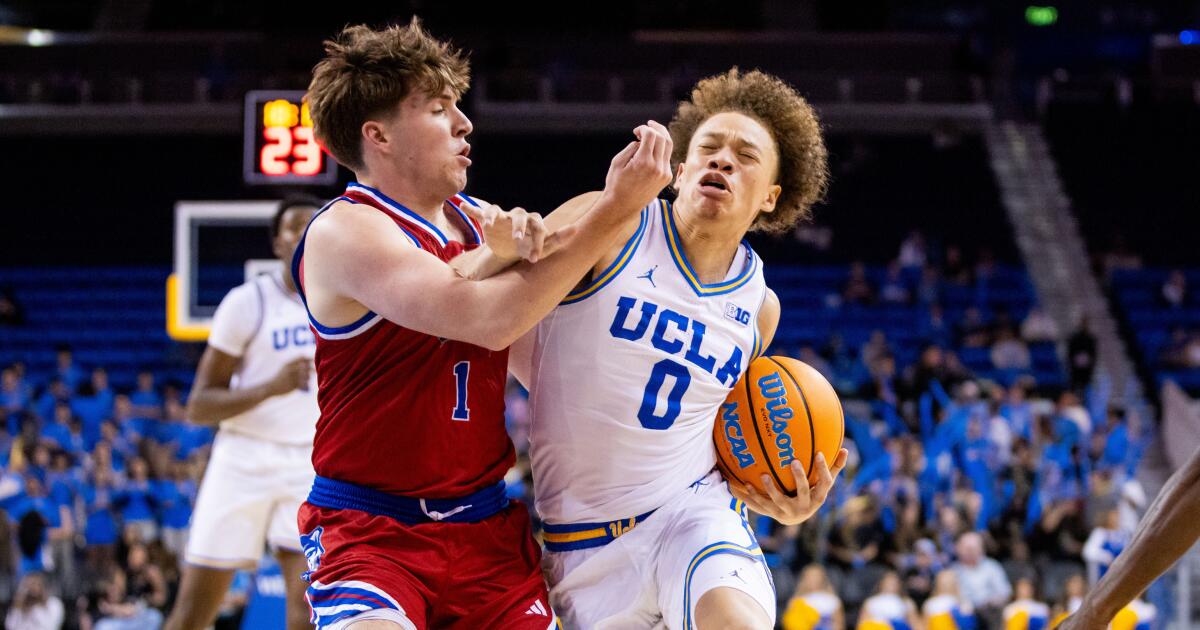 urlhttps3A2F2Fcalifornia-times-brightspot.s3.amazonaws.com2F872Fa32F6a0d99a0423883781bc20f2b5e4c2Fwest-georgia-ucla-basketball-87885.jpg