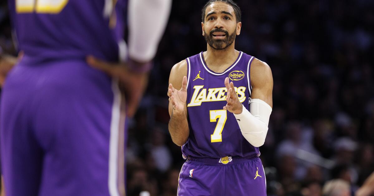 urlhttps3A2F2Fcalifornia-times-brightspot.s3.amazonaws.com2F962F4d2Fa94e61b54c0e97f70cb0557f26fe2F1531225-sp-nba-lakers-mavericks-24-gmf.jpg