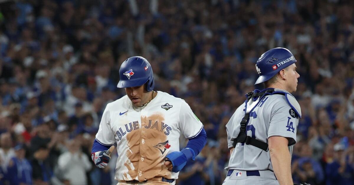 urlhttps3A2F2Fcalifornia-times-brightspot.s3.amazonaws.com2F972Fc72F4cfcb84c49bd855b7d01896dfd292F1526987-sp-mlb-world-series-dodgers-blue-jays-game2-18.jpg