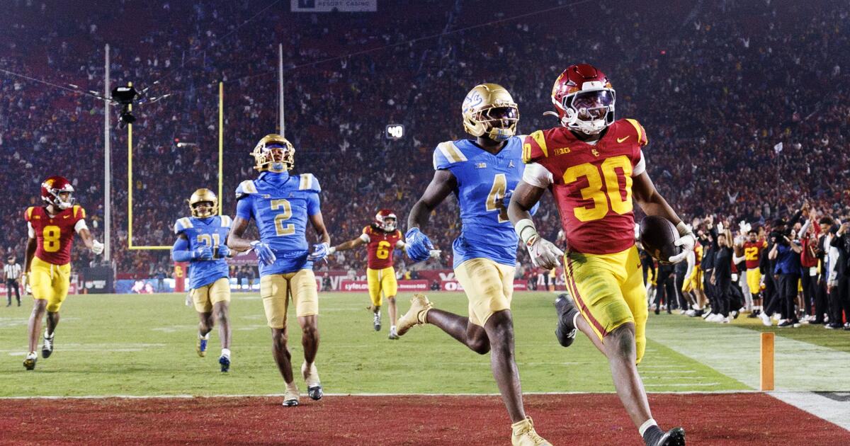 El No. 17 USC vence a UCLA para lograr una temporada de nueve victorias