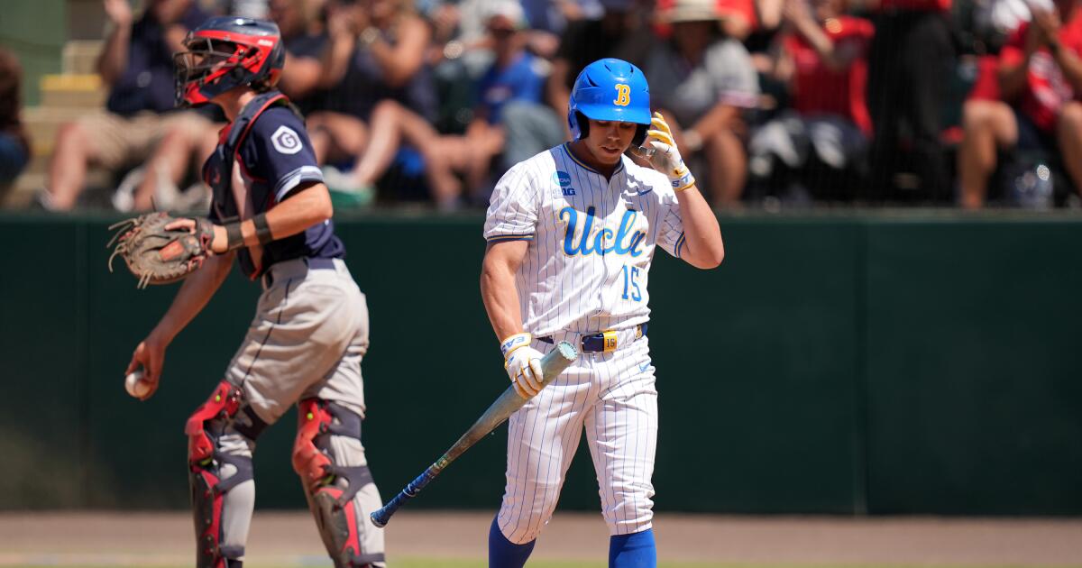 Béisbol de UCLA, aspirante al título de la NCAA, aturdido por la derrota ante Saint Mary’s