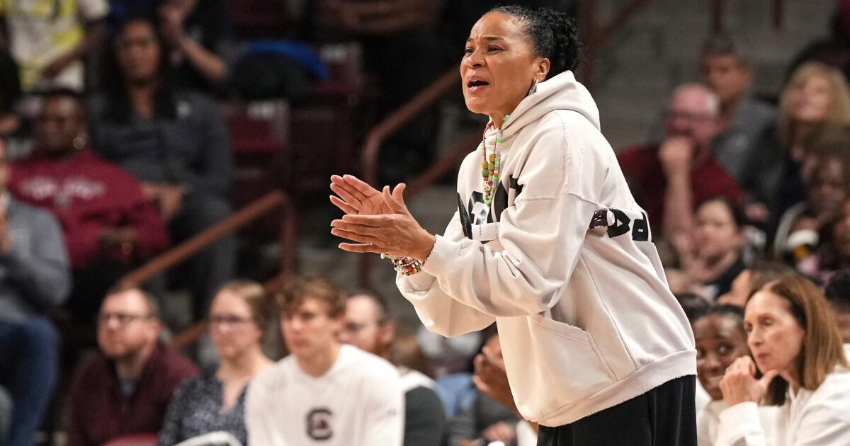 urlhttps3A2F2Fcalifornia-times-brightspot.s3.amazonaws.com2Fad2F192F57ae997b4c91a3c71d92d37d0e232Fbowling-green-south-carolina-basketball-70891.jpg