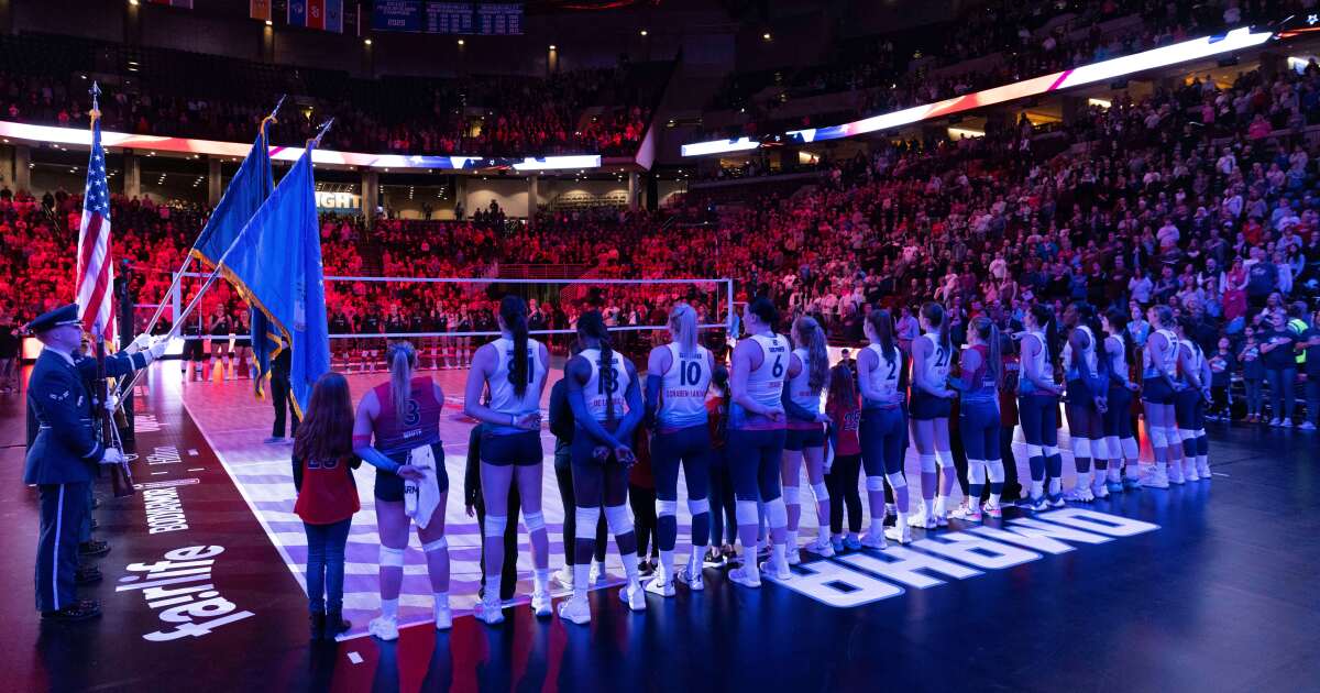 urlhttps3A2F2Fcalifornia-times-brightspot.s3.amazonaws.com2Fc72F5f2F0099e2b842f5a66a5806a1f4c5472Fmajor-league-volleyball-commissioner-53457.jpg