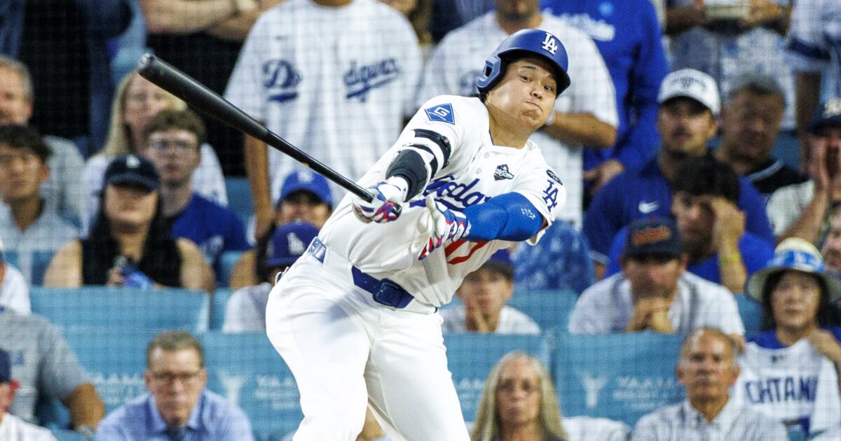 urlhttps3A2F2Fcalifornia-times-brightspot.s3.amazonaws.com2Fc92Fba2F6506b6c34b68aacba65461ce08162F1527683-sp-mlb-world-series-dodgers-blue-jays-game5-53-gmf.jpg