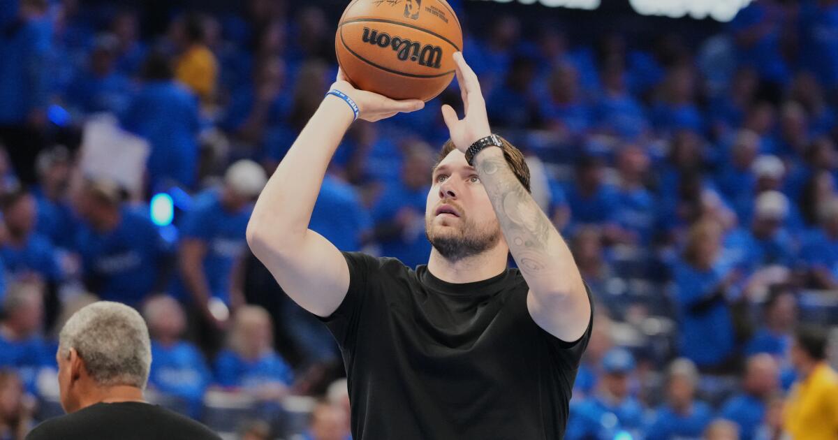 urlhttps3A2F2Fcalifornia-times-brightspot.s3.amazonaws.com2Fd22F9f2Fb20363764a7bb74efb7d6ab56ccc2Flakers-thunder-basketball-3-682.jpg