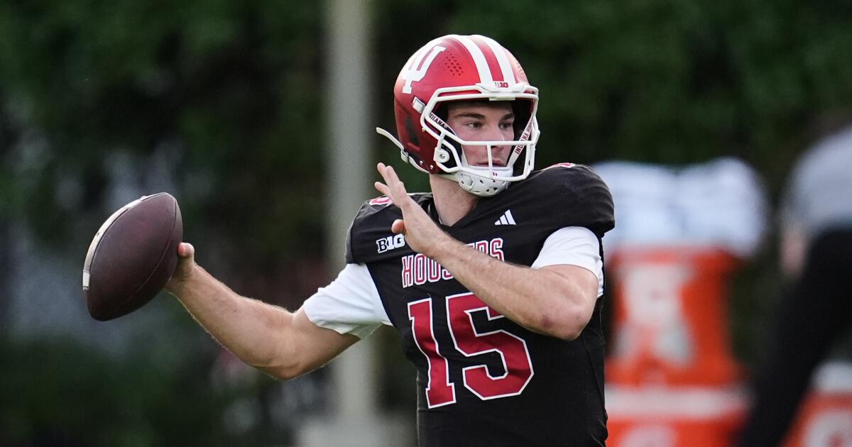 El serio Fernando Mendoza ansioso por llevar a Indiana a la victoria en el Rose Bowl