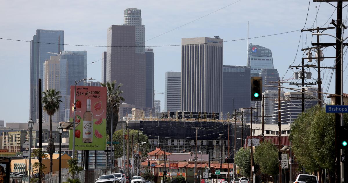 urlhttps3A2F2Fcalifornia-times-brightspot.s3.amazonaws.com2Fe32F1e2Fe2a9bfcd4cadabe2307ecdea22a52F931783-me-dodger-stadium-gondola-gxc-0442.jpg