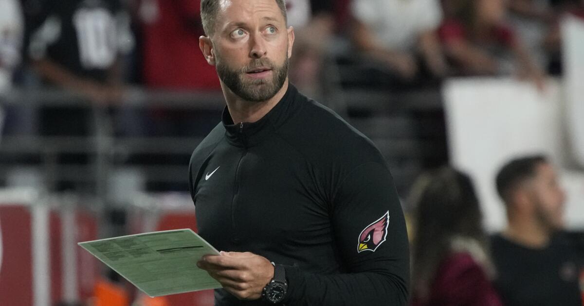 El ex entrenador de los Cardinals, Kliff Kingsbury, se une al personal de los Rams