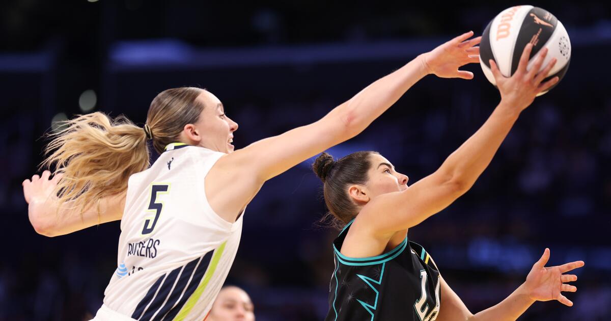 El regreso de Kelsey Plum no puede revertir la derrota de Sparks ante los Wings