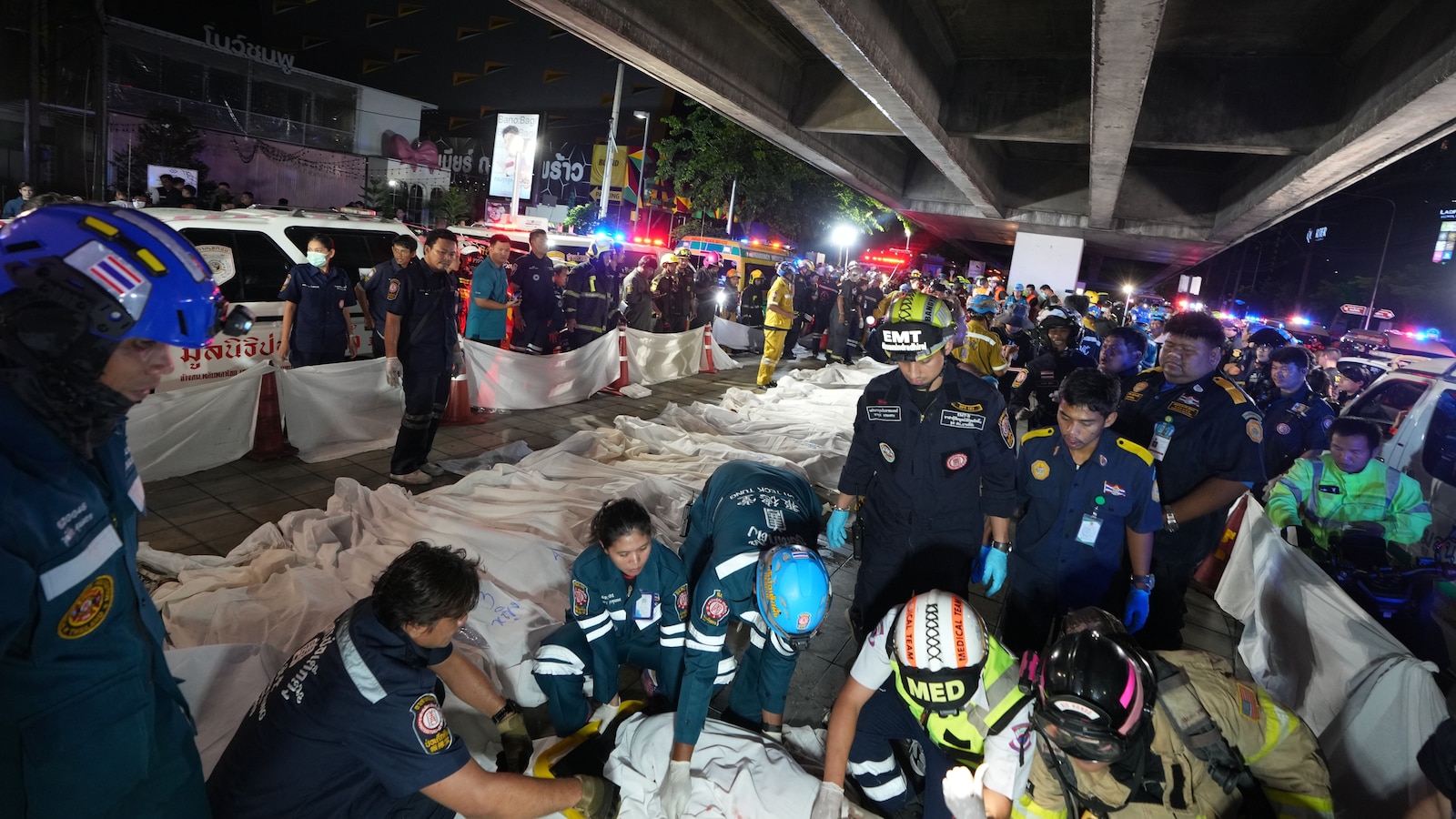Al menos 27 personas mueren en el incendio de un pub en Bangkok
