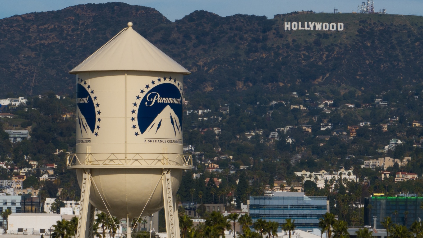 Paramount y Warner deben suspender la fusión durante al menos dos semanas, dice un juez