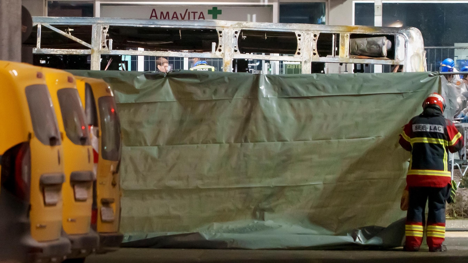 Varios muertos en incendio de autobús de correos, según las autoridades