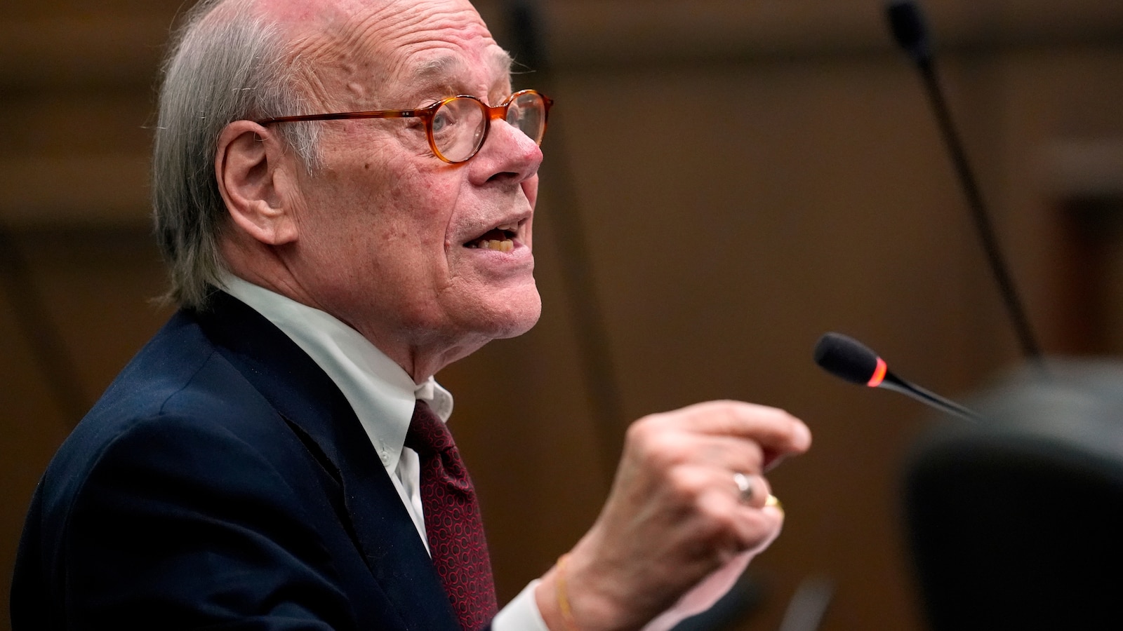 El representante Steve Cohen pone fin a su campaña en Tennessee después de que se rediseñe su distrito de Memphis