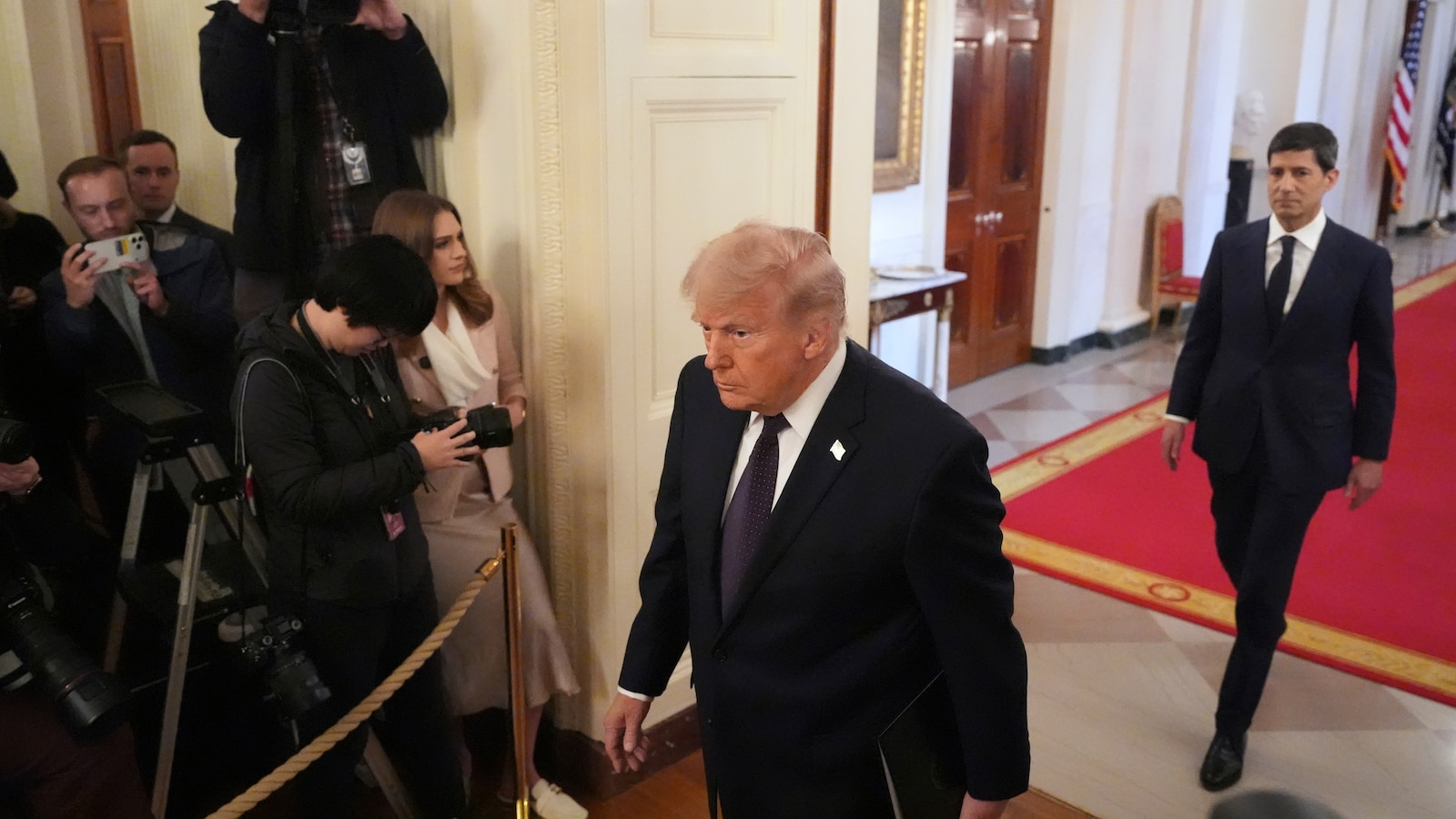 Trump firma orden ejecutiva para revisar los mejores modelos de IA para detectar riesgos de seguridad nacional